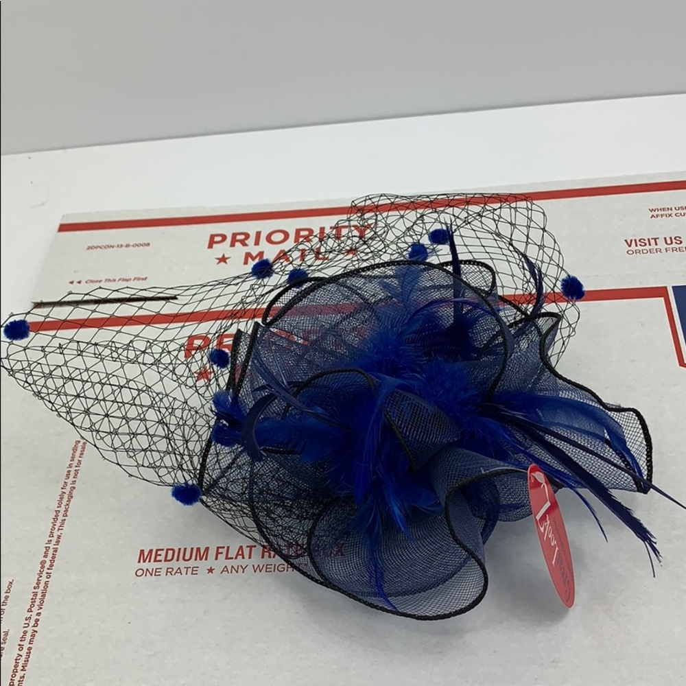 Derby head clip hat